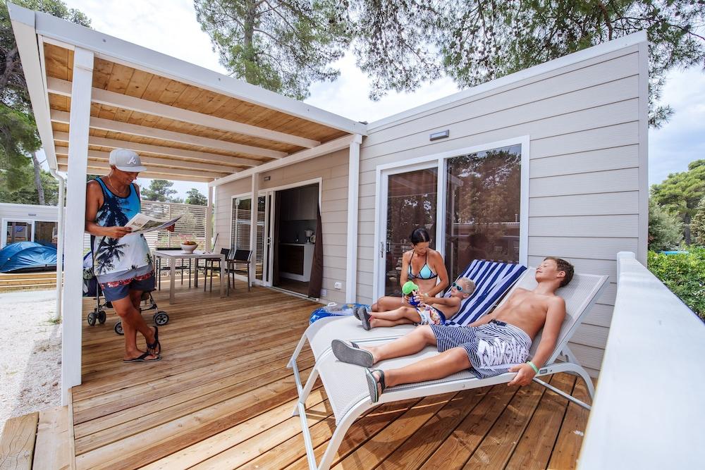 Zaton Holiday Resort Mobile Homes นิน ภายนอก รูปภาพ